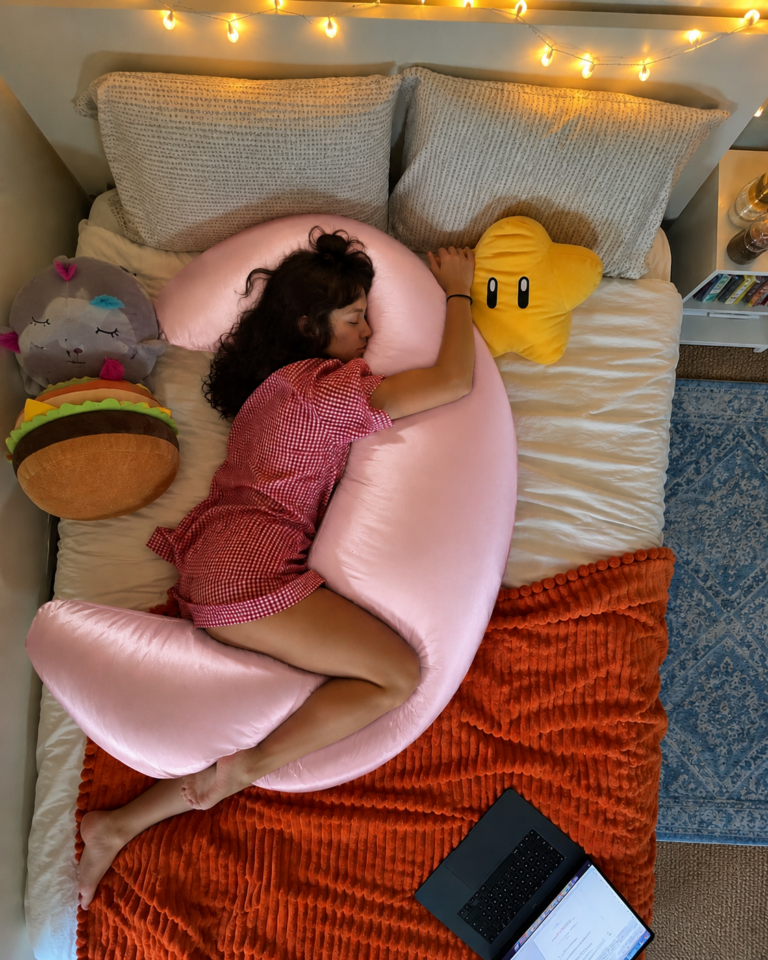 📏 Product Specifications * Product: Premium Solid Fiber Moon Pillow With Baby Pink Colour Cover Pillow * Size: ৫ ফুট (লম্বা ৬০ ইঞ্চি ) × ২৩ ইঞ্চি (চওড়া) * Filling: Premium Solid Fiber * Cover Material: Premium Satin Fabric * Cover: Washable & Removable * Shape: Moon / Crescent Shape * Weight: ৫ কেজি (১০০-২০০ গ্রাম কম বেশি হতে পারে) * Guarantee: ৫ বছরের Solid Fiber Guarantee * Cover Colour : Baby Pink Cover